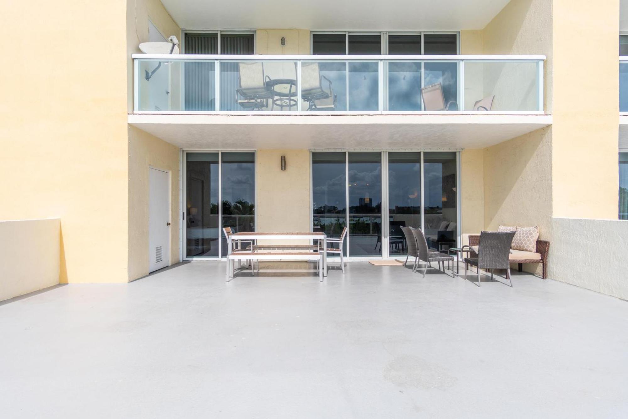 Golden Bay 302 Villa - Miami Beach — Photos 2